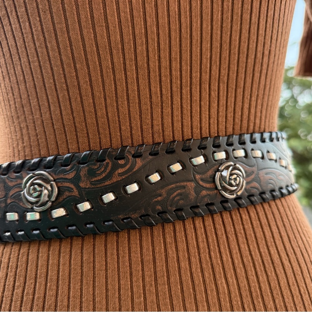 Steve Madden Black Leather Belt Metal Roses 🌹 - Picture 4 of 7
